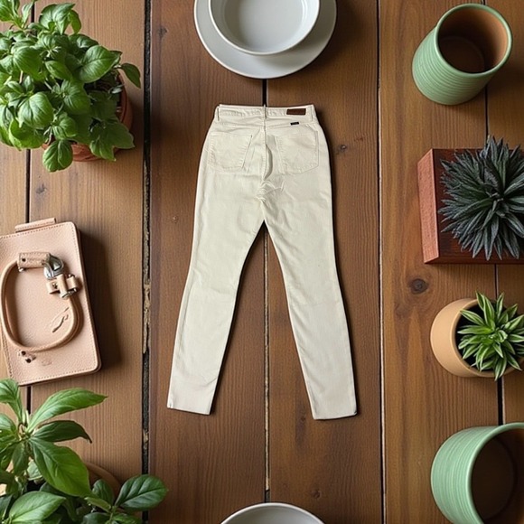 Wrangler High Rise Unforgettable Skinny Jeans Women's Size 4 Off White - Picture 2 of 7